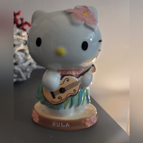 Hello Kitty Hula Skirt W/  Ukulele Ceramic Figurine Bluesky Clayworks Brand New - Picture 1 of 4